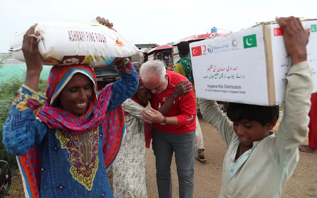 People receiving food
